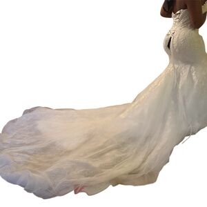 Elegant White Mermaid Lace Wedding Dress